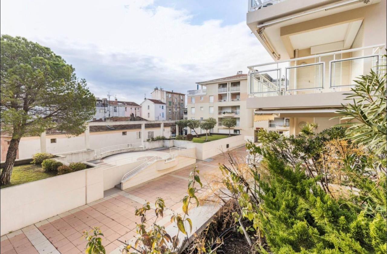 Port Azur Lägenhet Vallauris Exteriör bild